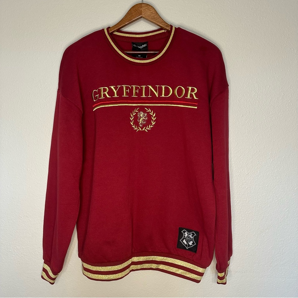 Rare Harry Potter Gryffindor Crewneck Sweater with Gold striped Hem lines SZ MD